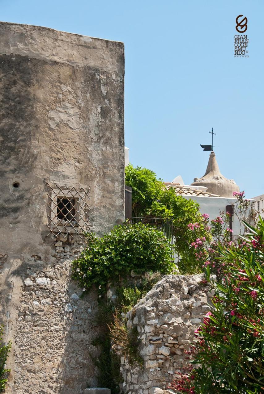 ヴィエステ Torre La Mezzaluna Bed & Breakfast エクステリア 写真