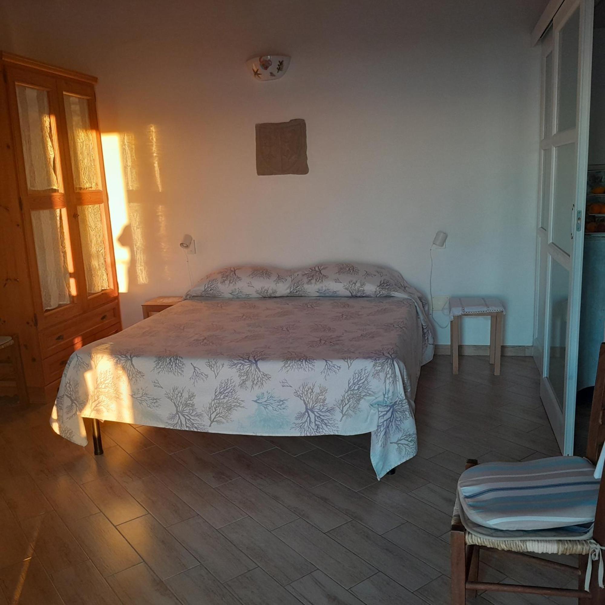 ヴィエステ Torre La Mezzaluna Bed & Breakfast エクステリア 写真